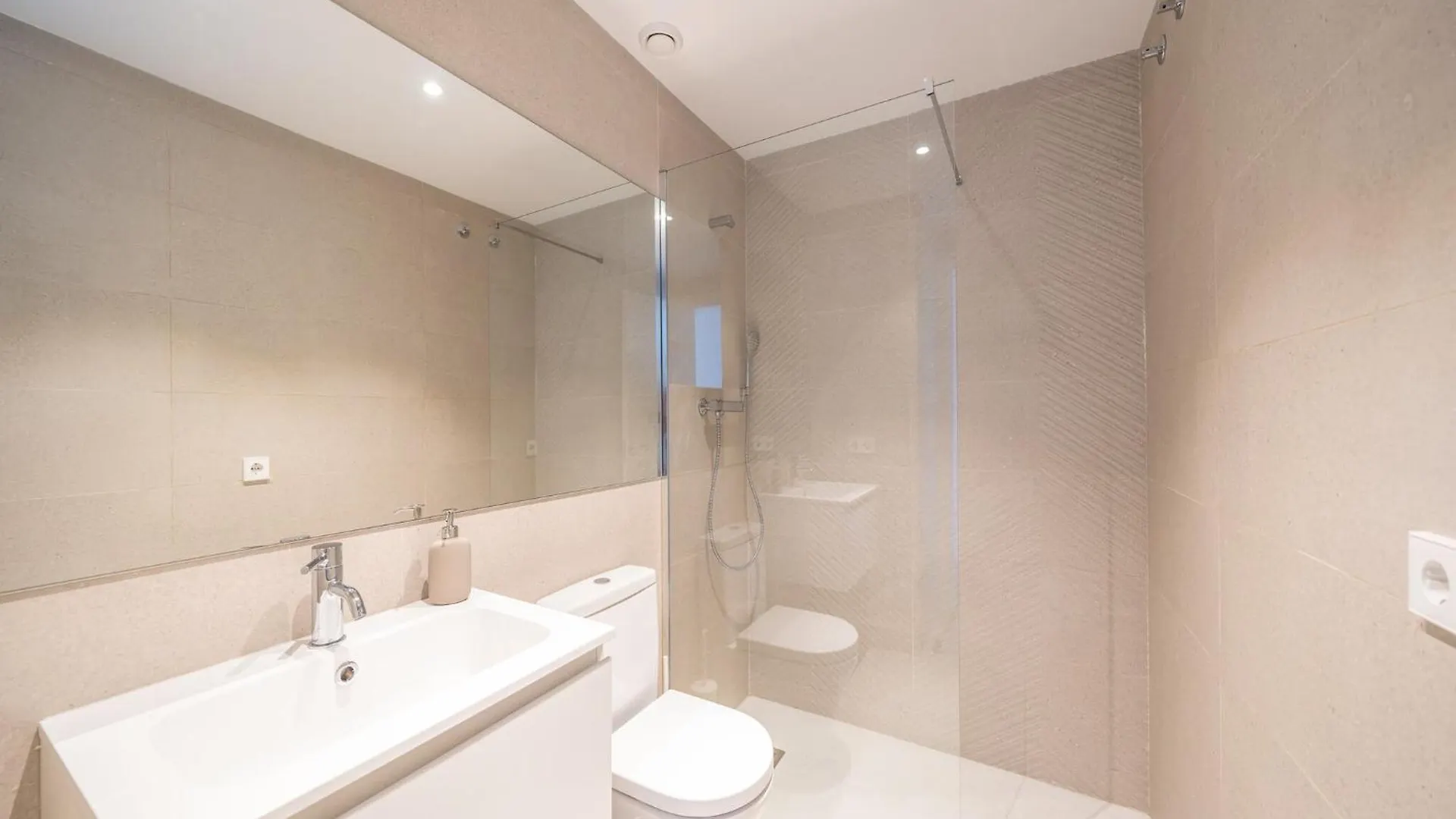 Beautiful Apartment In The Town Of L'Escala,