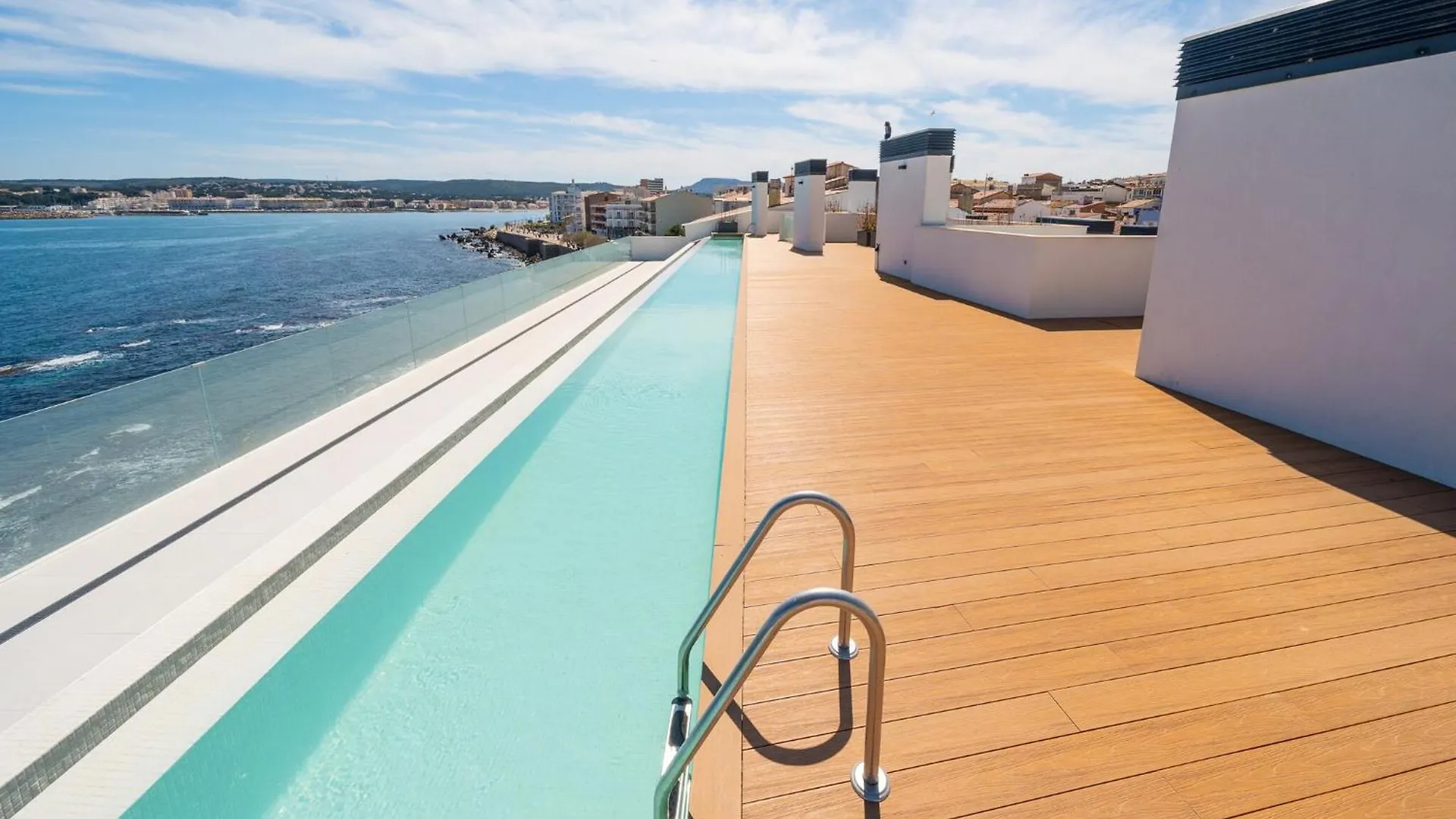 Beautiful Apartment In The Town Of L'Escala,